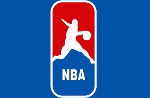 NBA球星救球瞬间：拼搏精神点燃球场，职业态度令人动容